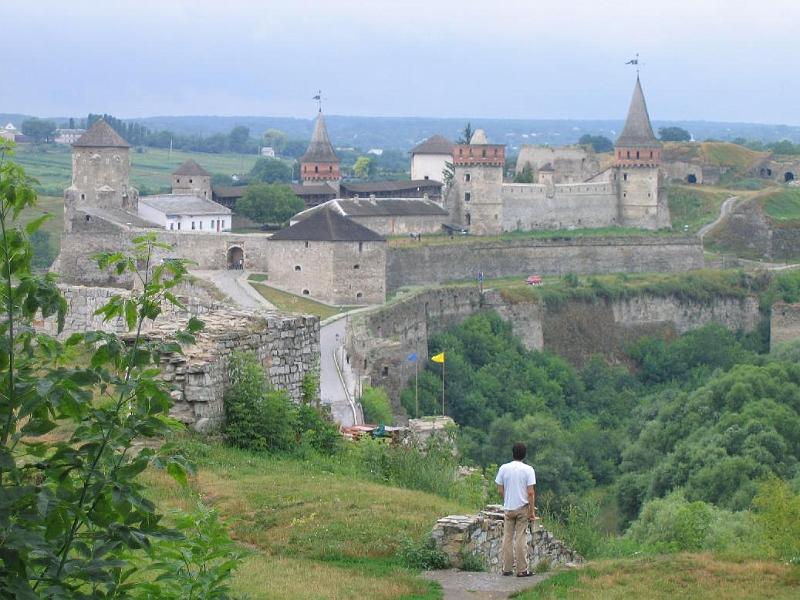 neuIMG_0846.JPG - Kamjanez-Podilskyj  /  Кам'янець-Подільськийehemals der einzige Zugang zur Altstadt - bewacht durch die Burg.