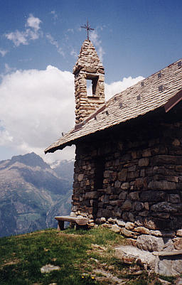 kapelle in italienischen alpen